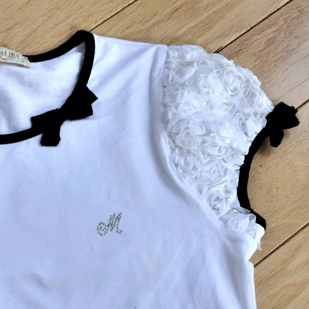 MONNALISA CHIC TEE girls shirt RIBBON ROSES CAP SLEEVES black trim 13 euro 158